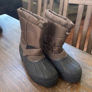 Mens snow boot size 8
